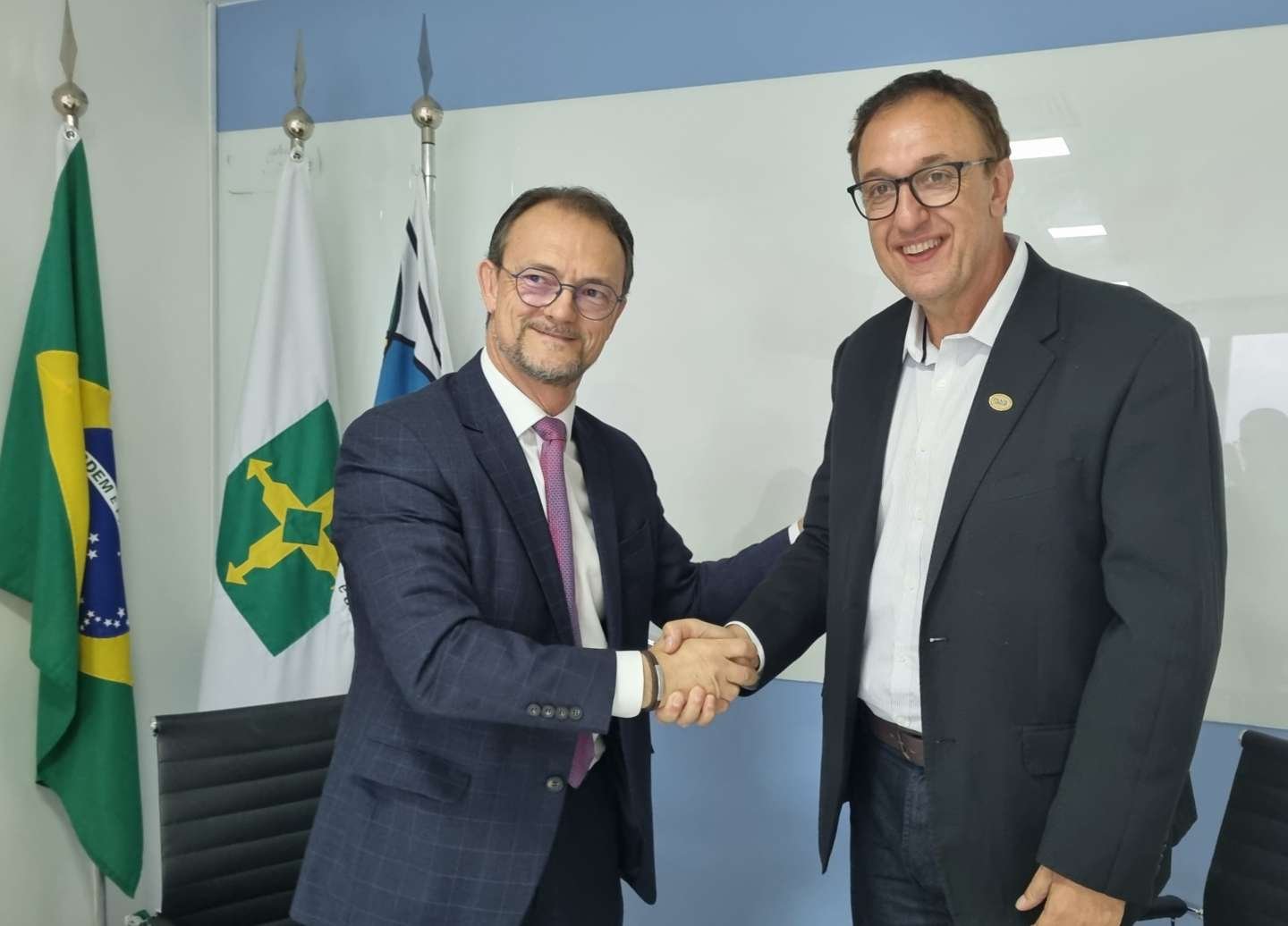 Abrig assina acordo de cooperação institucional com a União dos Vereadores do Brasil